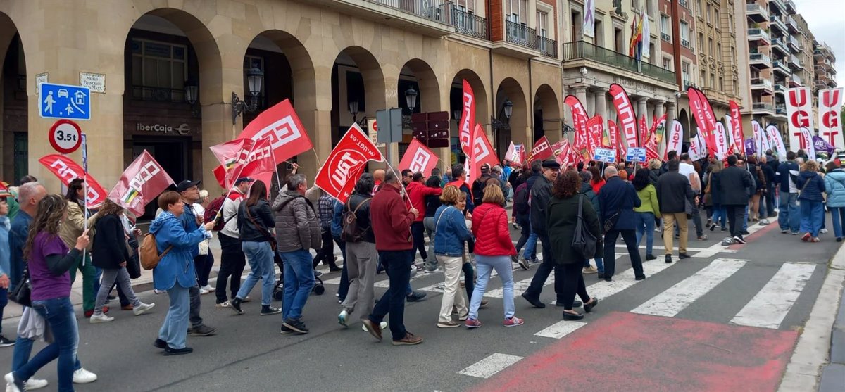 CCOO y UGT salen a la calle para pedir mejoras salariales, reducción jornada y prevención contra siniestralidad laboral