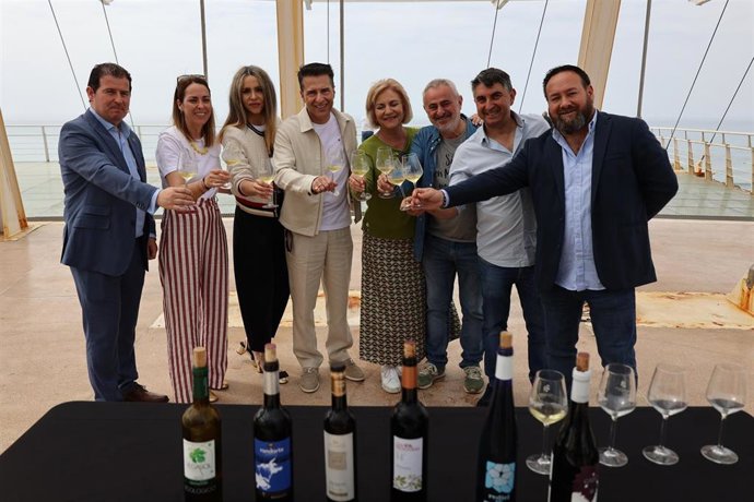 Los mejores vinos de Sabor a Málaga protagonizan en Torrox la mayor cata al aire libre del sur de Europa