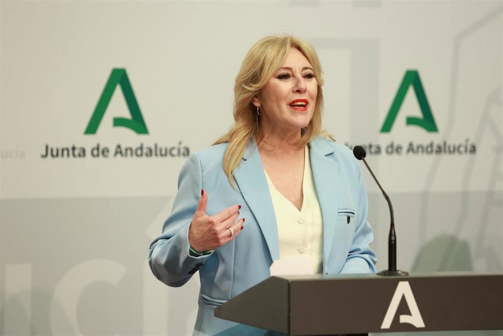 La consejera de Economía, Hacienda y Fondos Europeos y portavoz del Gobierno, CarolinaEspaña, comparece en la rueda de prensa. (Imagen de archivo). 