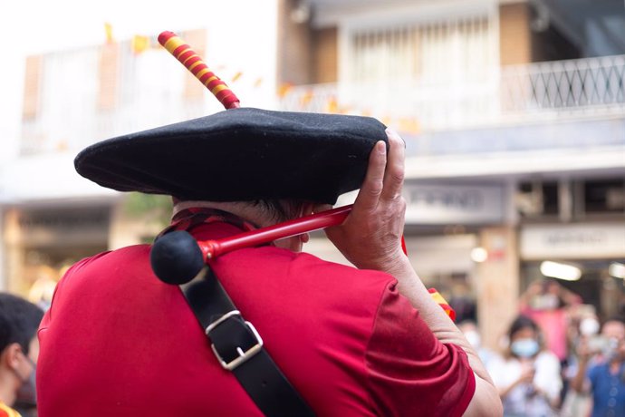 Archivo - Manolo el del Bombo, icon of the Spain National Team, during the welcoming ceremony for EURO2020 in the Los Remedios neighborhood on June 10, 2021 in Sevilla, Spain.