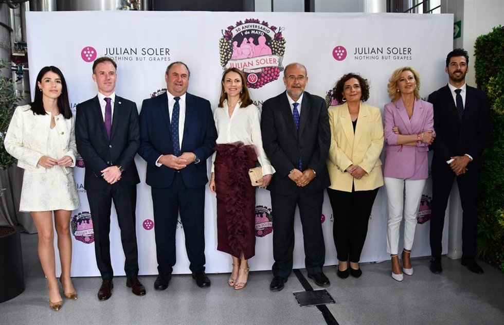El Vicepresidente Primero, José Luis Martínez Guijarro, Y El Consejero De Agricultura, Ganadería Y Desarrollo Rural, Julián Martínez Lizán, Ha Asistido Al 50 Aniversario De La Empresa Agroalimentaria Julián Soler.