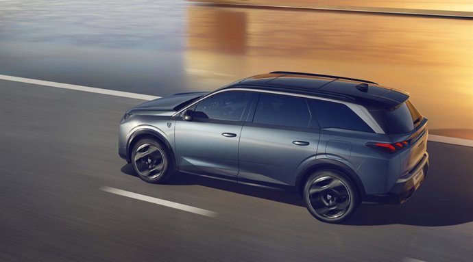 Peugeot estrena su nueva motorización híbrida enchufable en sus modelos 308, 308 SW, 3008 y 5008.