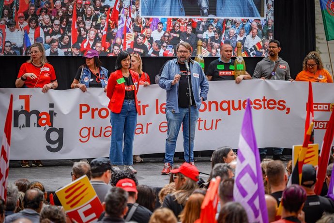 La secretària general de CCOO de Catalunya, Belén López i el secretari general de la UGT de Catalunya, Camil Ros
