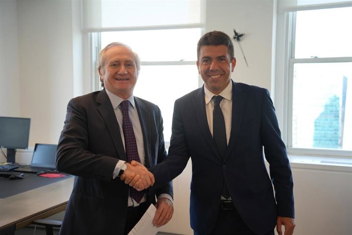 El 'president' Carlos Mazón (d) se reúne con empresas de la Comunitat Valenciana implantadas en Nueva York y New Jersey