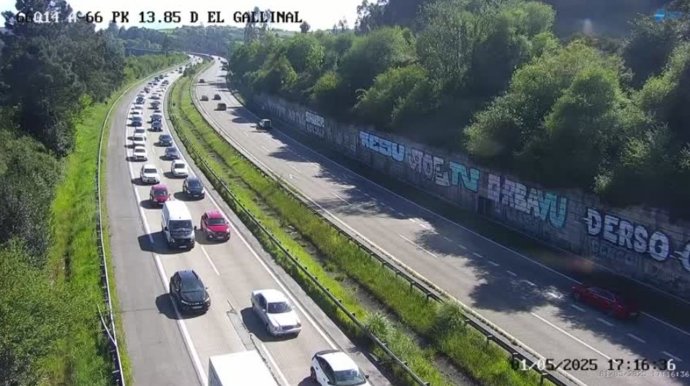 Retenciones en la A-66, autovía Y, por el incendio de un turismo.