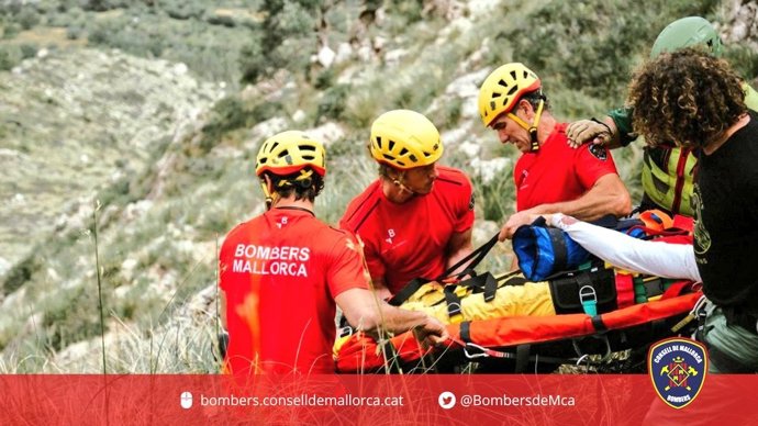 Bomberos de Mallorca en el rescate en Artà.