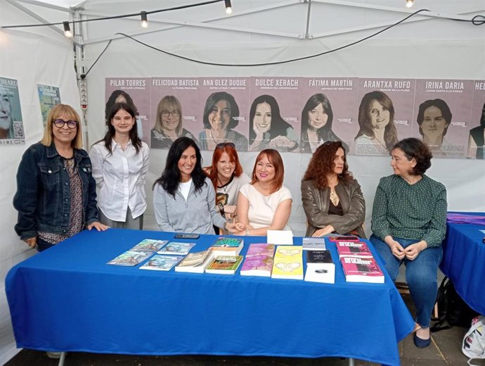 La primera generación canaria de mujeres escritorias presenta sus obras en la Feria del Libro de Santa Cruz de Tenerife