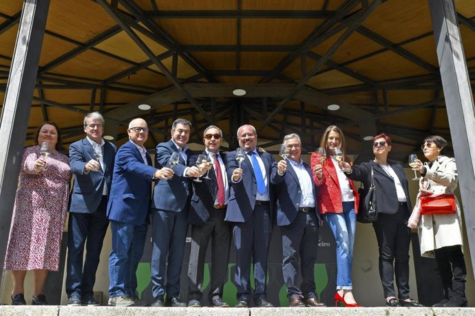 Ribadavia acoge la 62º edición de la Feria del Vino de O Ribeiro, "embajador de la marca Ourense".