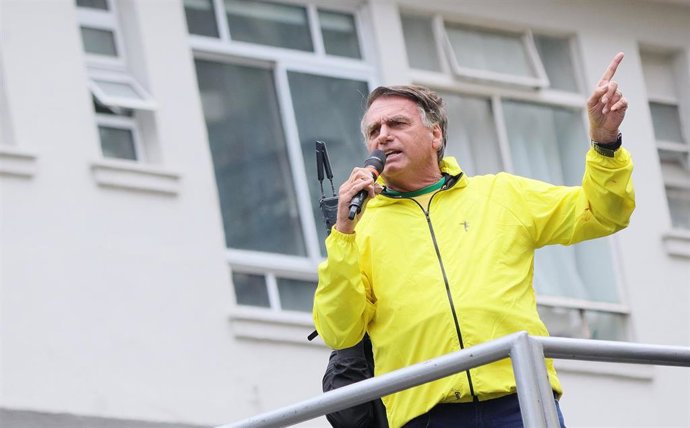 El expresidente de Brasil Jair Bolsonaro asiste a una concentración de seguidores