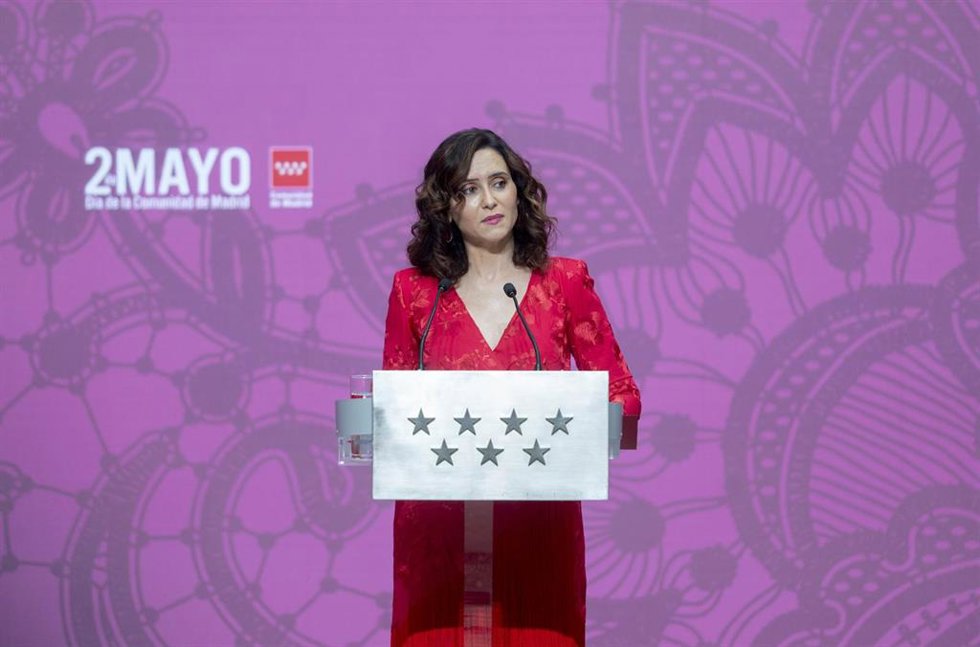 Archivo - La presidenta de la Comunidad de Madrid, Isabel Díaz Ayuso, interviene durante la entrega de Grandes Cruces de la Orden del Dos de Mayo, en la Real Casa de Correos