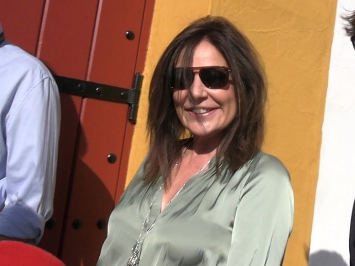 NURIA GONZÁLEZ EN LA PLAZA DE LA MAESTRANZA, EN SEVILLA.