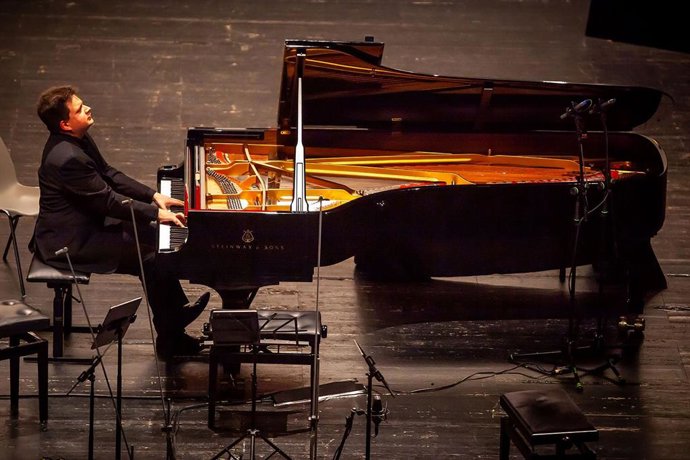 Roman Lopatynskyi en la semifinal del 66ª Concurso Internacional de Piano Premio Jaén.