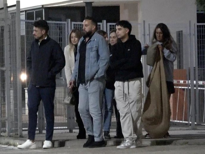 LAURA CUEVAS Y CARLOS CALDERÓN ABANDONAN JUNTOS LAS INSTALACIONES DE MEDIASET