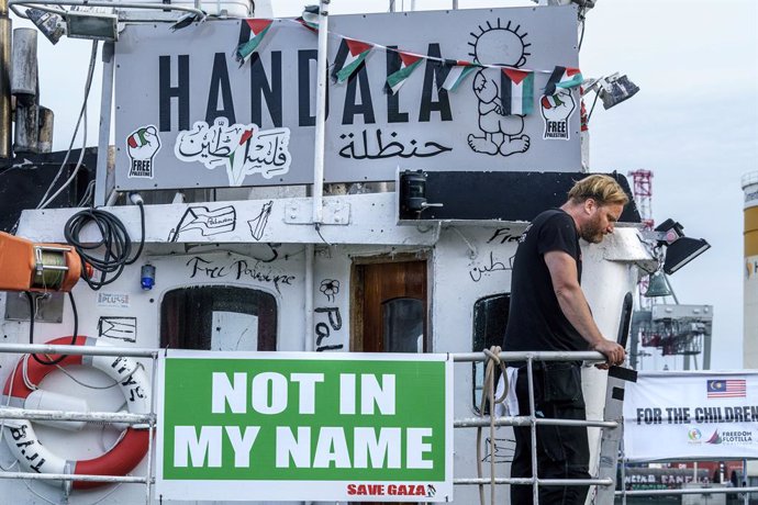 Archivo - June 25, 2024, Santander, Cantabria, Spain: Crew of the Handala ship, member of the Freedom Flotilla Mission supporting Palestine docks in Santander, Spain. The ship iis docking in some european cities in protest agaisnt the Israel genocide in G