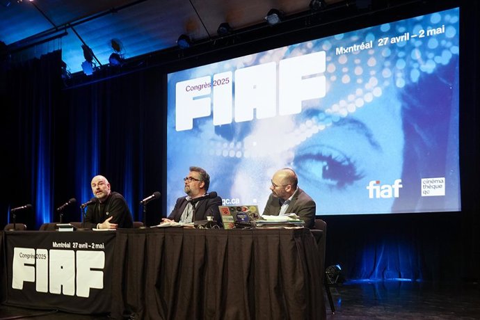 Ezkerretik eskuinera: Joxean Fernandez Euskadiko Filmategiko zuzendaria, György Raduly Film Artxiboen Nazioarteko Federazioaren idazkariordea eta Christophe Dupin Film Artxiboen Nazioarteko Federazioaren administratzaile delegatua
