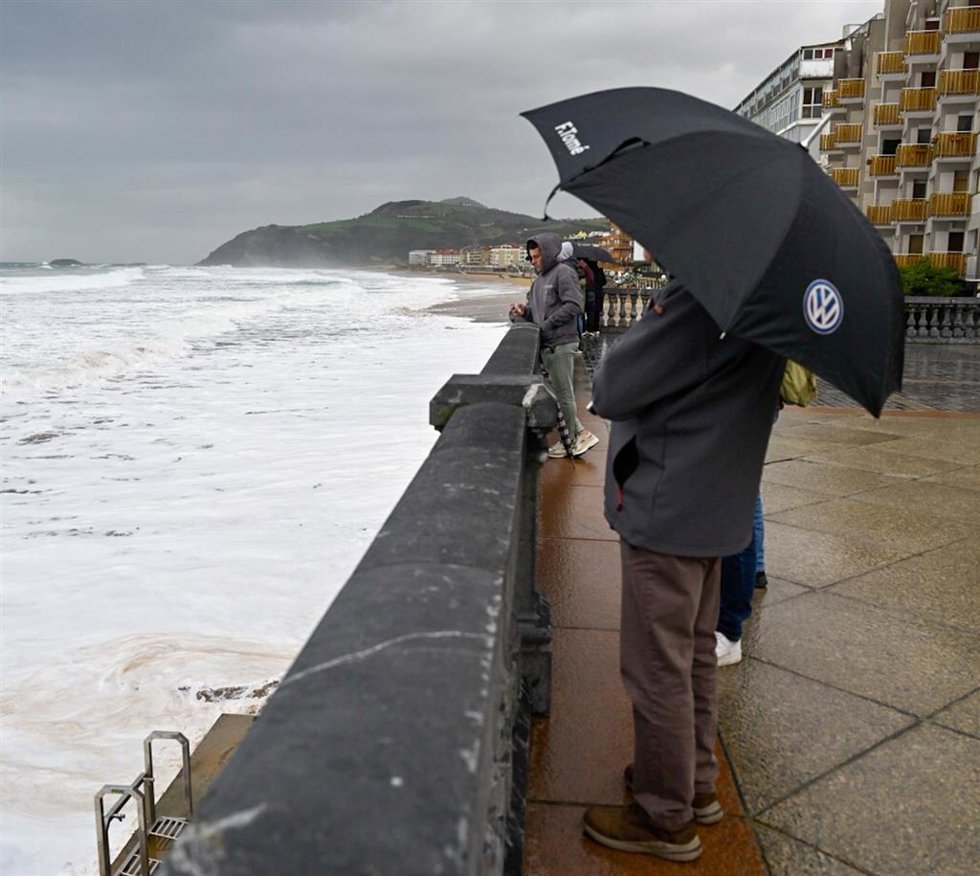 Archivo - Lluvia y viento en Euskadi