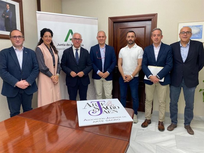 Reunión con responsables de la Asociación de Arte Sacro de Jaén.