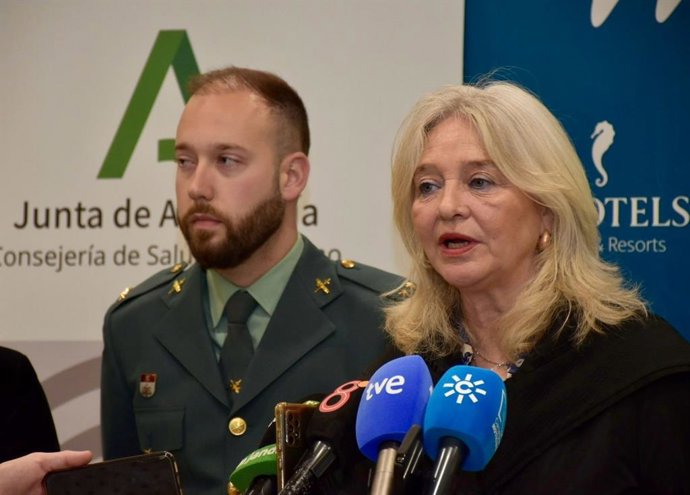 La delegada de la Junta en Cádiz, Mercedes Colombo, atiende a los medios en una imgen de archivo.