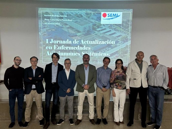 Participantes de la Jornada de Enfermedades Autoinmunes Sistémicas en el Hospital de Puerto Real.