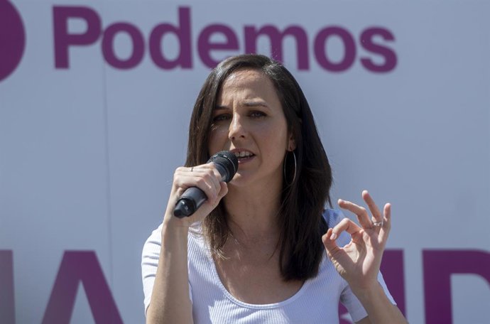 Archivo - Arquivo - A secretária-geral do Podemos e ministra dos Direitos Sociais e da Agenda 2030, Ione Belarra, discursa no evento 'El Madrid que se levanta', na Plaza de San Ildefonso, em 2 de maio de 2023, em Madri (Espanha).