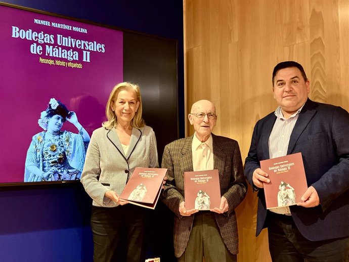 La vicepresidenta y diputada provincial de Atención al Municipio y responsable del Cedma, María Francisca Caracuel, ha destacado la importancia de esta publicación, y el arduo trabajo del autor Manuel Martínez Molina.