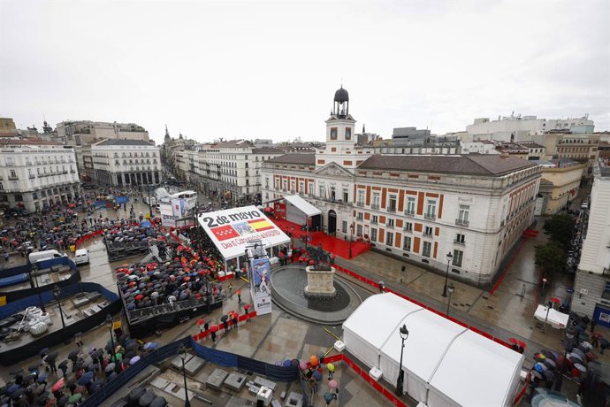 Ato institucional do dia 2 de maio na Puerta del Sol. Em Madri, 2 de maio de 2025.