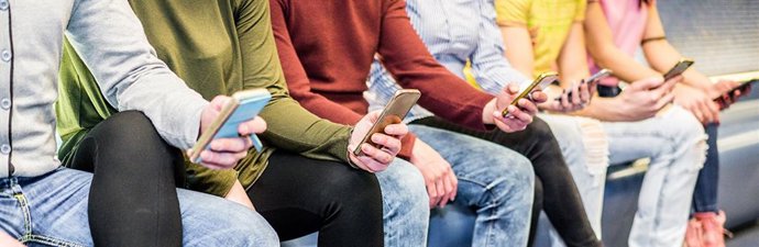 Archivo - Imagen de recurso acerca de dispositivos móviles.