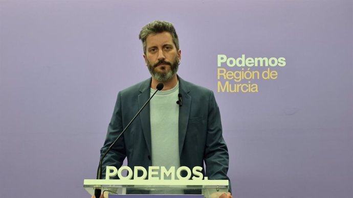 El diputado regional de Podemos, Víctor Egío
