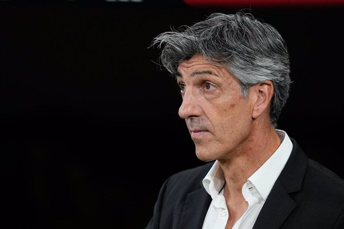 Imanol Alguacil, head coach of Real Sociedad, looks on during the Spanish Cup, Copa del Rey, football match Semifinal Second Leg played between Real Madrid and Real Sociedad at Santiago Bernabeu stadium on April 01, 2025, in Madrid, Spain.