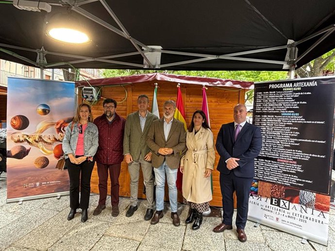 Inauguración de la II Feria de Artesanía de Extremadura, Artexanía, en Plasencia