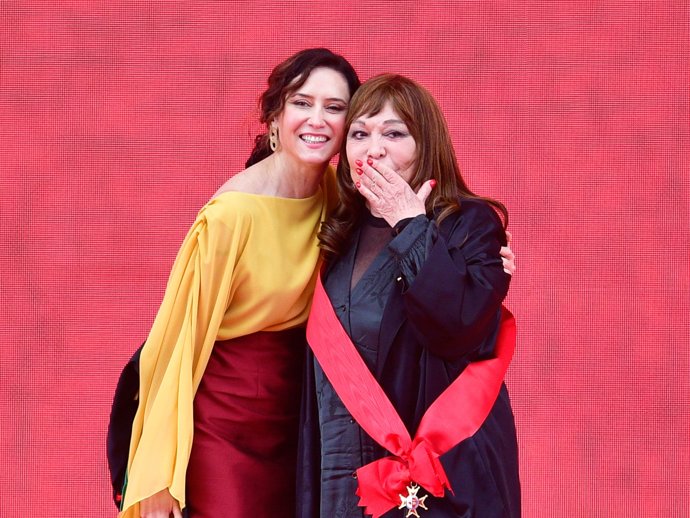 ISABEL DÍAZ AYUSO Y MASSIEL