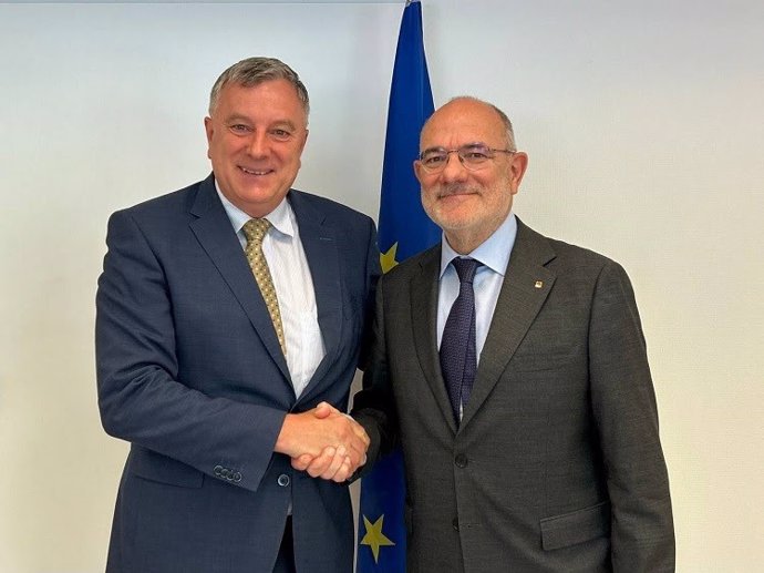 El conseller Jaume Duch i el secretari general del Comitè Europeu de les Regions, Petr Blízkovsky