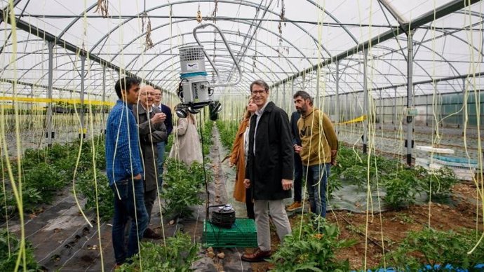 Capellán visita dos proyectos sostenibles y dinamizadores de la economía en el medio rural