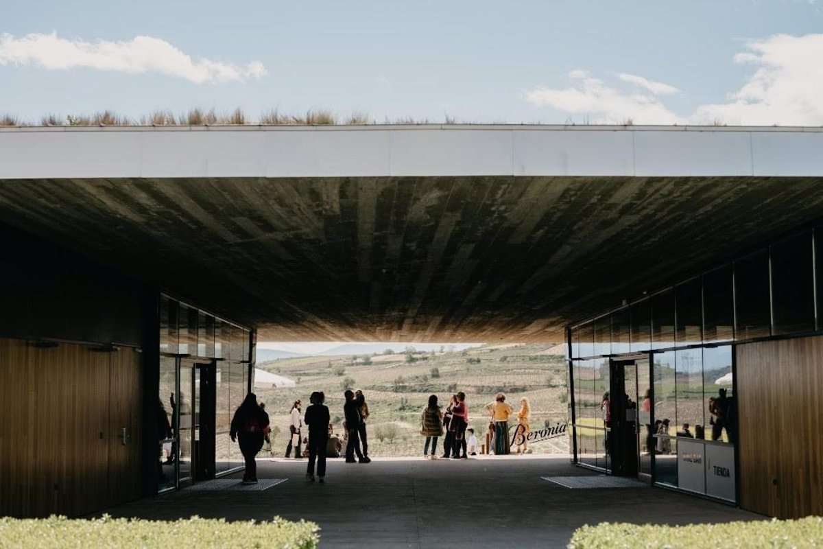 Beronia presenta  Terraceo entre Viñas ,  el plan perfecto para el puente de mayo 
