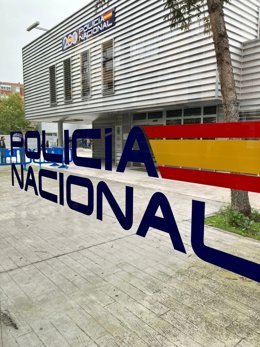 Archivo - Sucesos.- Detienen a una mujer y a su hijo menor por robo, lesiones y daños en un establecimiento de Valladolid