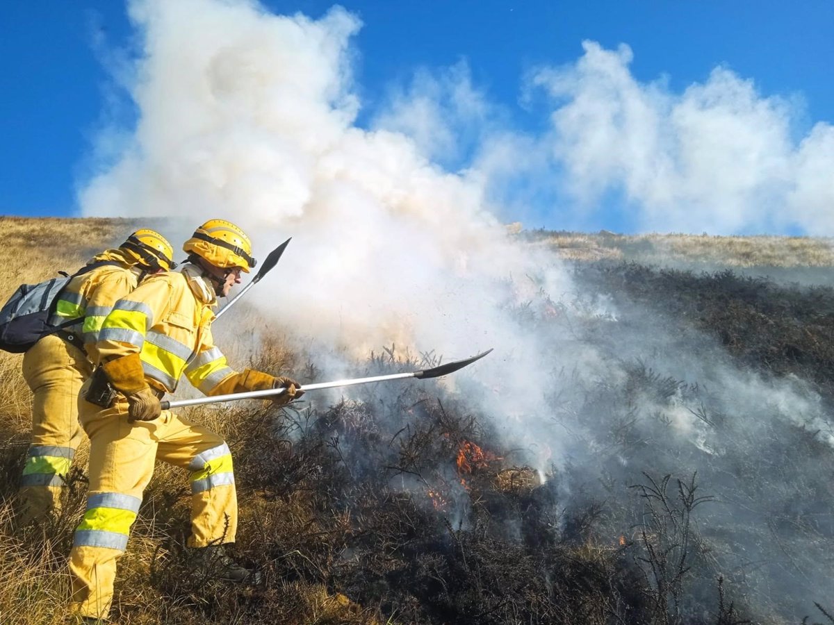 Cantabria registra dos incendios forestales en las últimas 24 horas y desactiva el operativo en cuatro comarcas