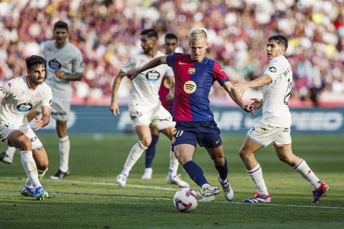 Archivo - Dani Olmo of FC Barcelona in action during the Spanish league, La Liga EA Sports, football match played between FC Barcelona and Real Valladolid at Estadio Olimpico de Montjuic on August 31, 2024 in Barcelona, Spain.
