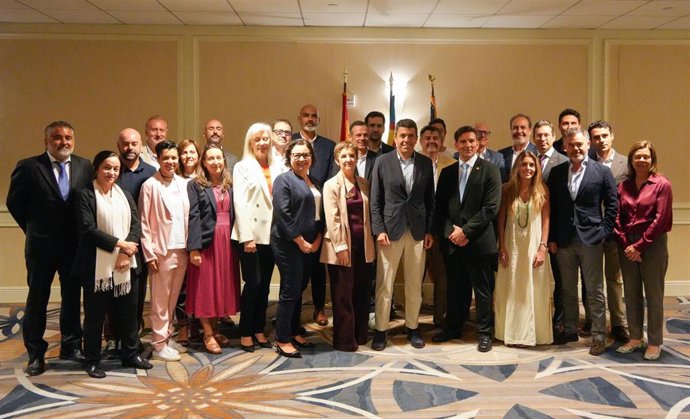 Mazón avanza que la Generalitat "va a poner en marcha líneas de financiación para empresas con intereses en EEUU"