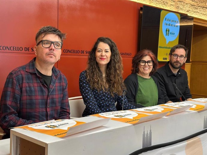 La concejala de Derechos y Servicios Sociales de Santiago, María Rozas, en rueda de prensa, a 2 de mayo.