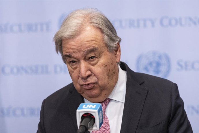 08 de abril de 2025, EUA, Nova York: O secretário-geral da ONU, Antonio Guterres, faz comentários sobre a situação em Gaza na sede da ONU. Foto: Lev Radin/ZUMA Press Wire/dpa