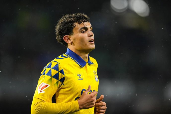 Archivo - Stefan Bajcetic of UD Las Palmas looks on during the Spanish league, LaLiga EA Sports, football match played between Real Betis and UD Las Palmas at Benito Villamarin stadium on March 9, 2025, in Sevilla, Spain.