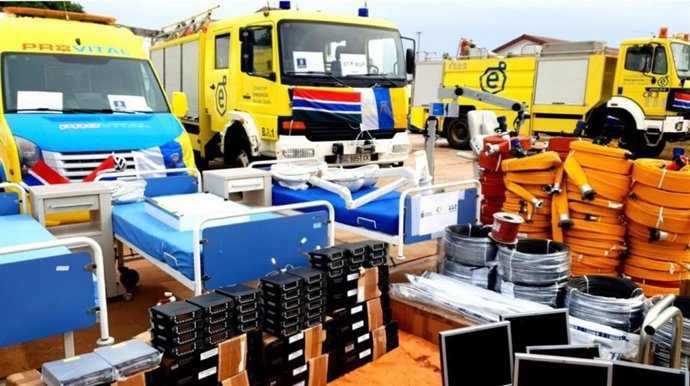 Material enviado por Canarias a Gambia