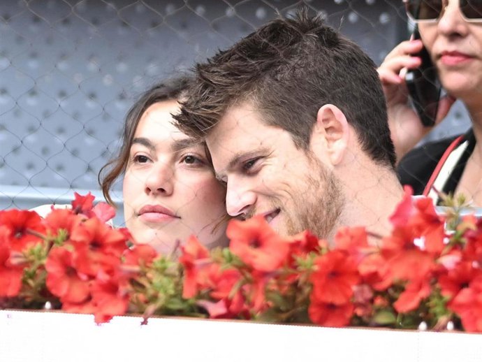 Miguel Bernardeu y Greta Fernández en el Mutua Madrid Open, a 02 de mayo de 2025, en Madrid (España).