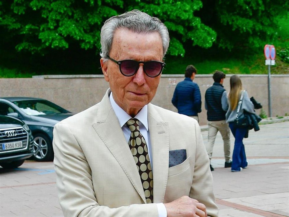 José Ortega Cano llega a la plaza de toros de la Las Ventas para la corrida de Goyesca a 02 de Mayo de 2025 en Madrid (España).