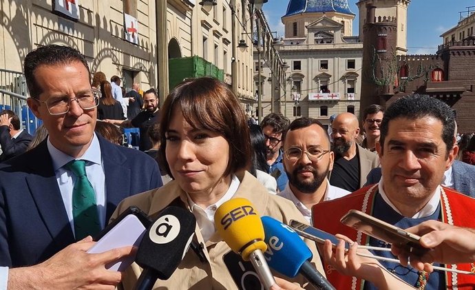 La secretaria general del PSPV-PSOE y ministra de Ciencia, Innovación y Universidades, Diana Morant, en las fiestas de Moros y Cristianos de Alcoi (Alicante)
