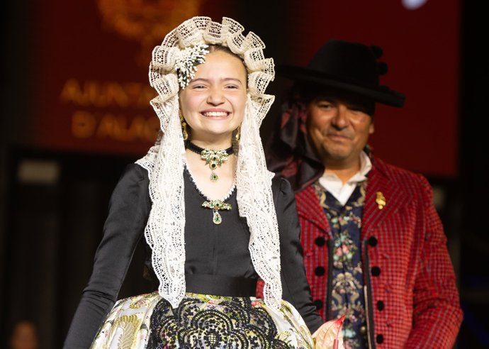 Valentina Tárraga Quesada, de la foguera Rabassa, elegida Bellea del Foc Infantil 2025