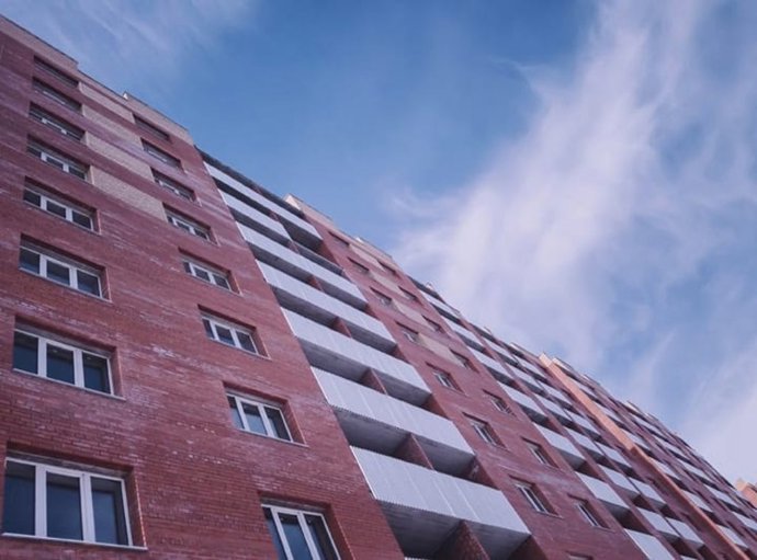 Archivo - Bloque de viviendas.