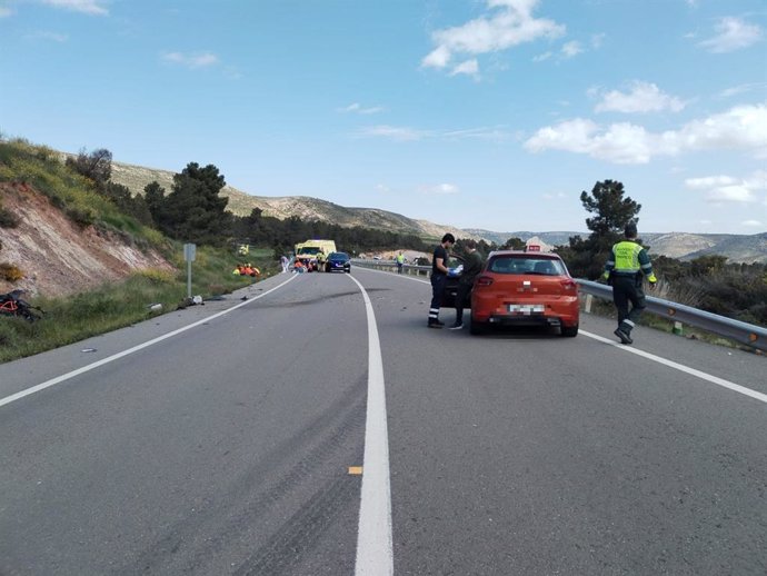 Lugar del siniestro en el que este sábado ha fallecido un motorista y su acompañante ha resultado herida de gravedad al chocar la moto en la que circulaban contra un turismo cuyo conductor ha dado positivo por consumo de cocaína. Kilómetro 187 de la N-211
