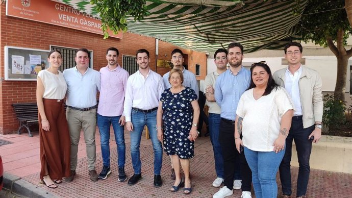 Nuevas Generaciones de Almería ha celebrado una jornada de convivencia en el barrio de Venta Gaspar