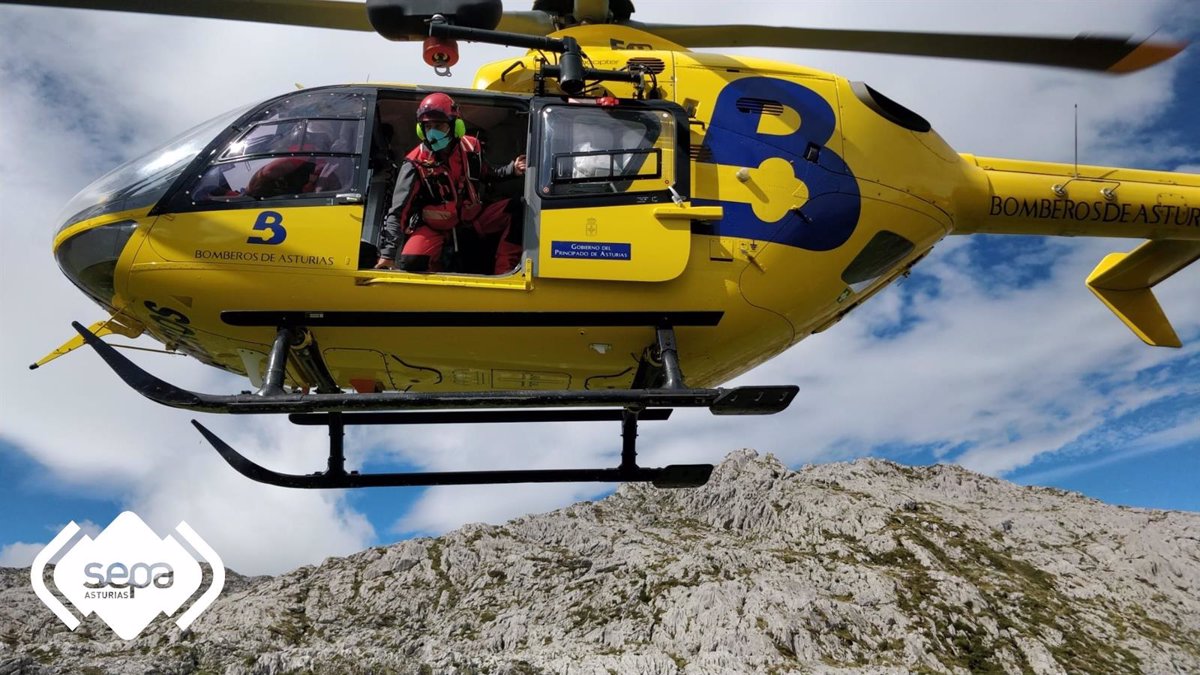 Rescatan en helicóptero a un corredor herido en el Trail del Cuera (Llanes)